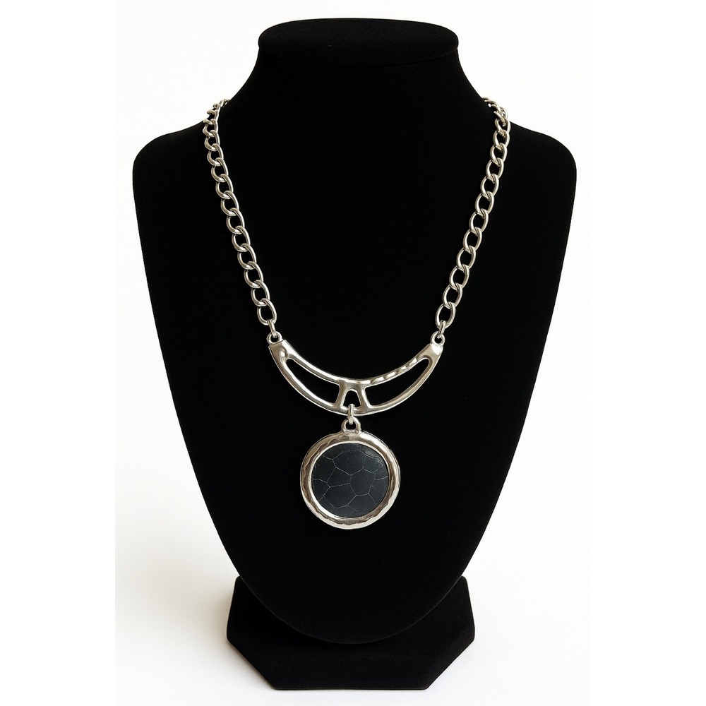 Vintage Womens Silver Tone Black Stone Pendant Necklace Navajo Western Gothic